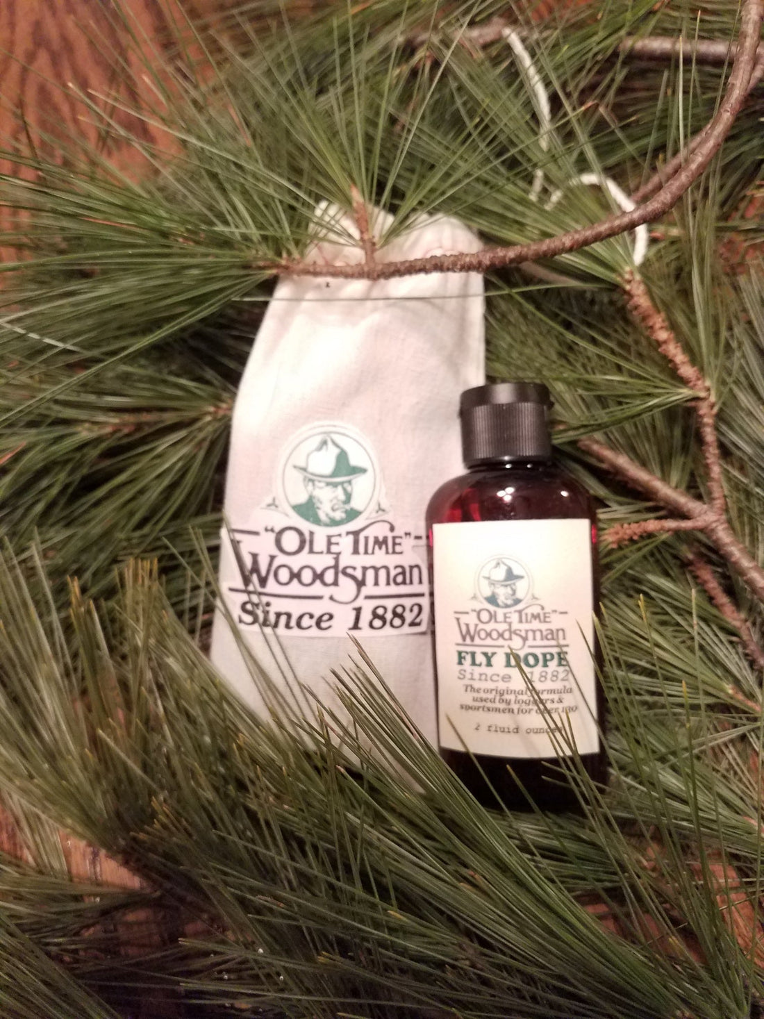 What scent repels gnats?